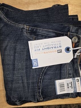 Lee Men’s Straight Fit Jeans in Dark Indigo - 32 X 30 NWT